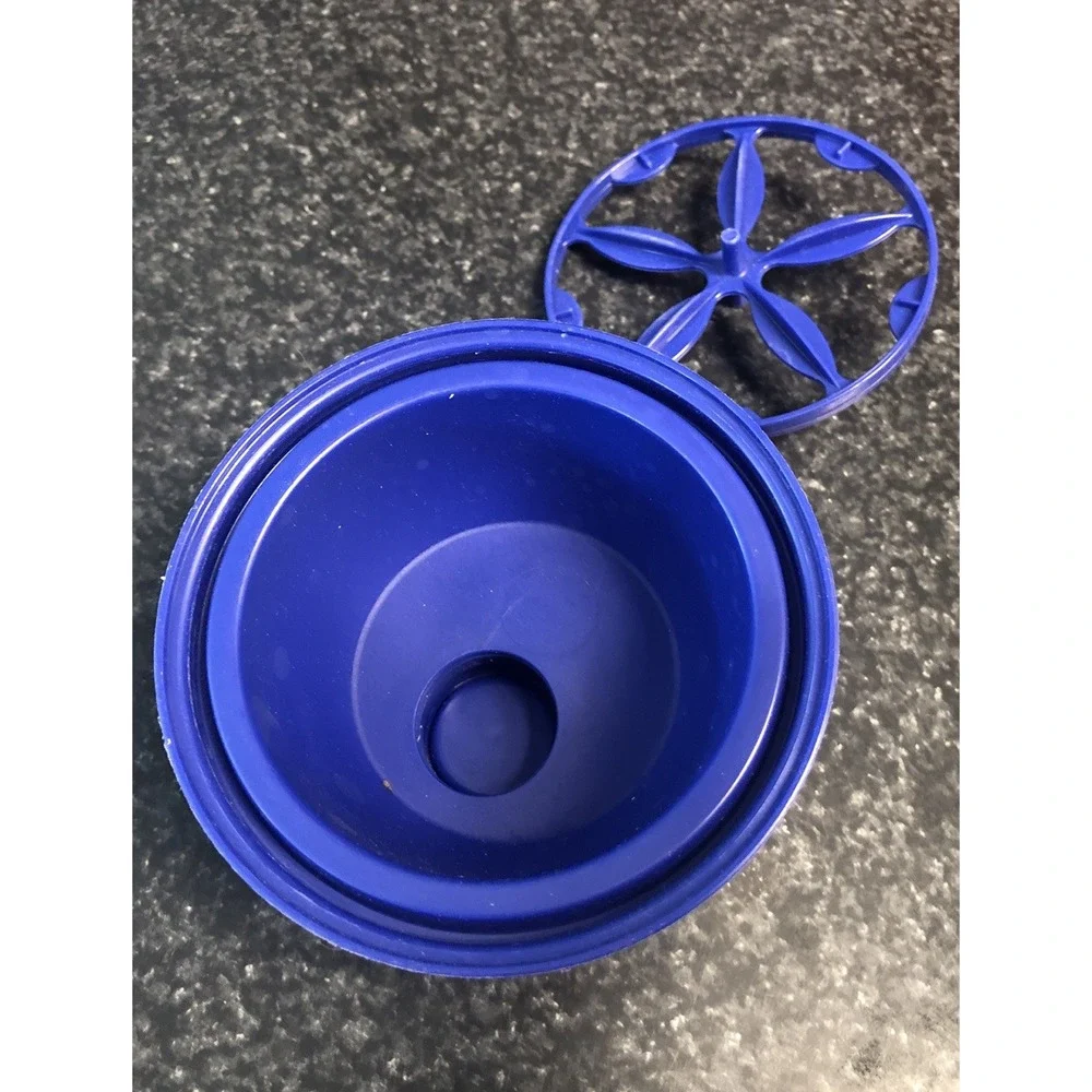 Tupperware Quick Shake #844 Clear w/Blue Lid, Shake & Pour~2 Cup~